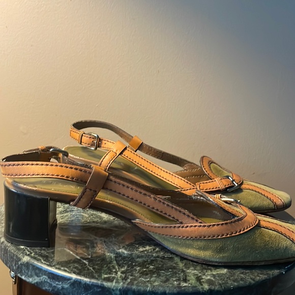Vintage Prada Sling Back Tan and Olive Size 37 1/2 - Picture 4 of 11